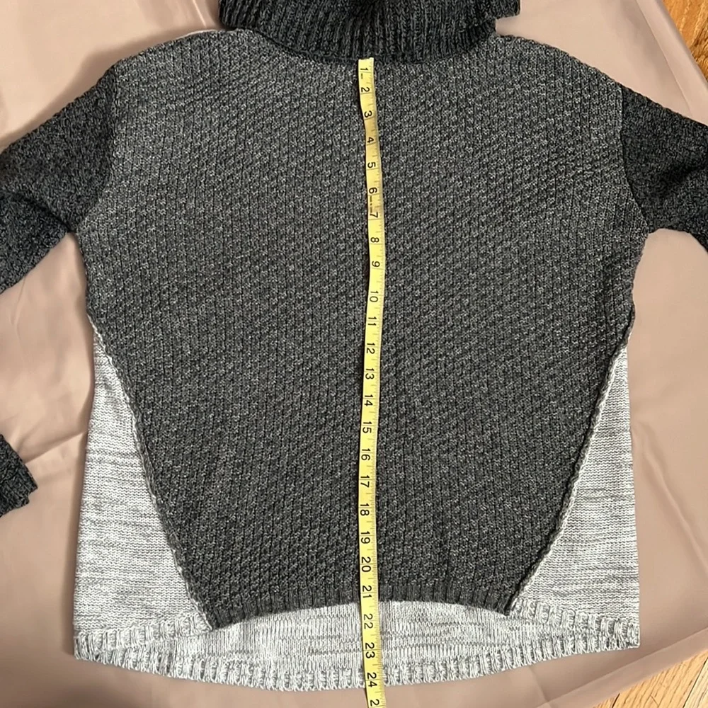 Cowlneck sweater - Picture 5 of 5